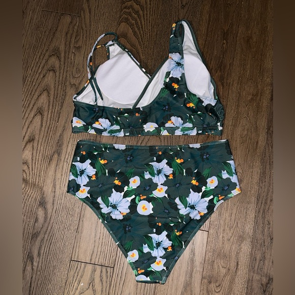 SHEIN Floral Swim suit bikini - Picture 2 of 3